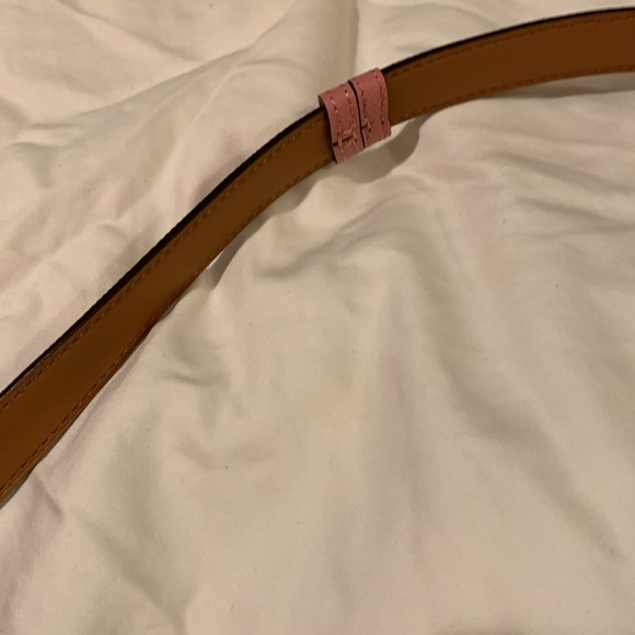 Thin  light pink golden buckle  fashionable belt size L adjustable 30.Must have!